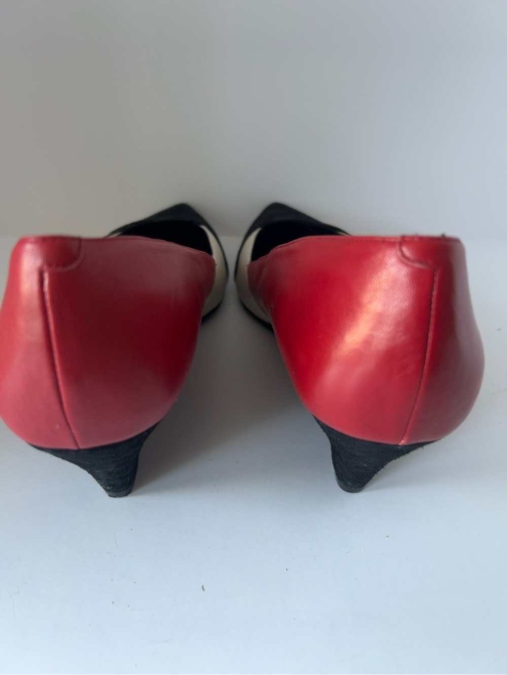 Nine West Colorblock Pointed Toe Wedge Pumps Red Black Ivory Size 11 M - Picture 3 of 7